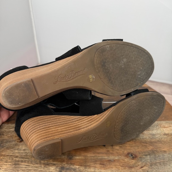 Lucky Brand Women’s Jamin Black Suede Twist Wedge - Size: 8 - Picture 7 of 8